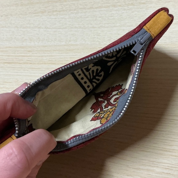 Floral Patterned Makeup Pouch - Picture 2 of 2